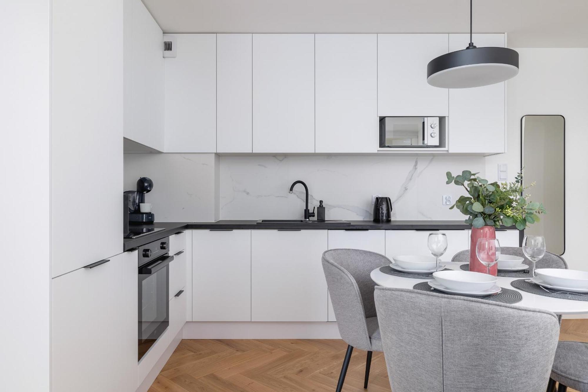 Lux Apartments Kosciuszki 39 With Parking By Renters Prestige Krakow Dış mekan fotoğraf